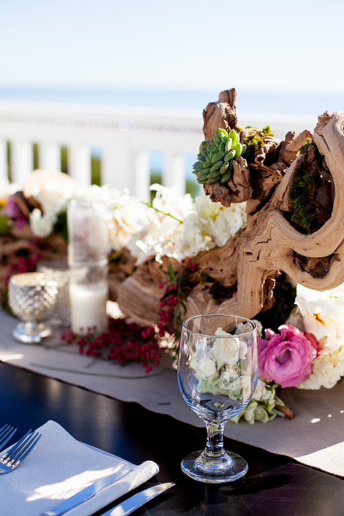mediterranean wedding, southern california oceanfront wedding, floral design, mediterranean floral design, classic driftwood, wedding decor